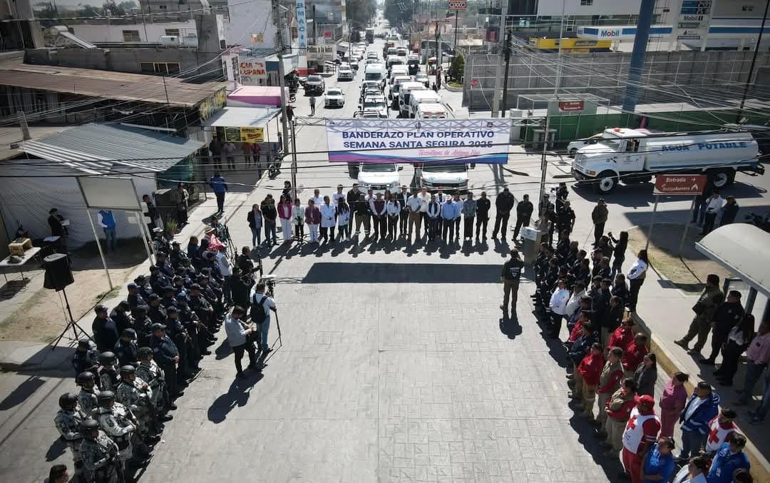Dan banderazo al operativo vacacional en Tezontepec. (Francisco Villeda)