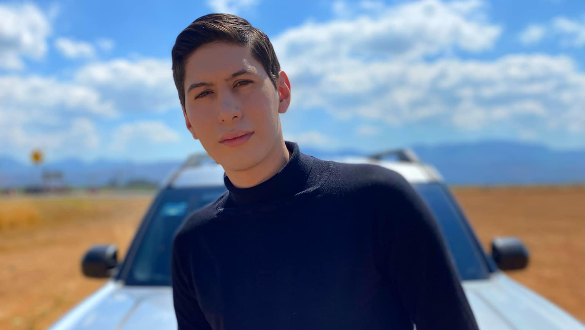 El joven que se hizo viral por su camioneta llegó a un arreglo con Ford (Foto: Facebook Tony Landeros)