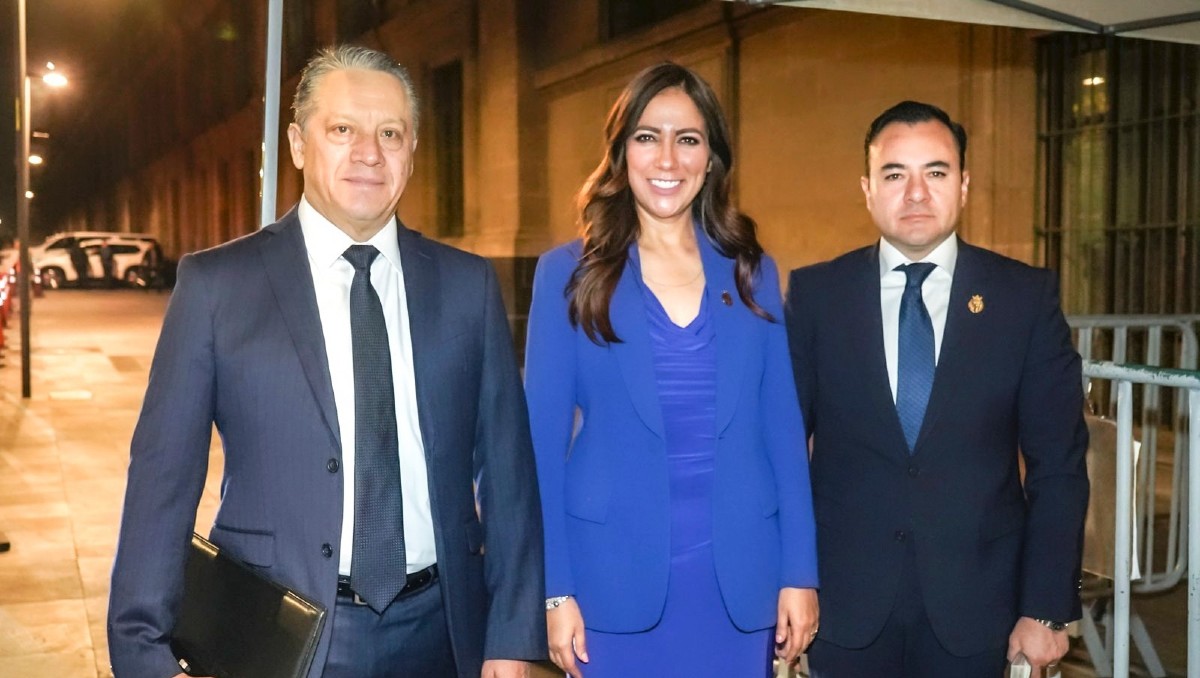 Libia Dennise se reúne con autoridades federales.