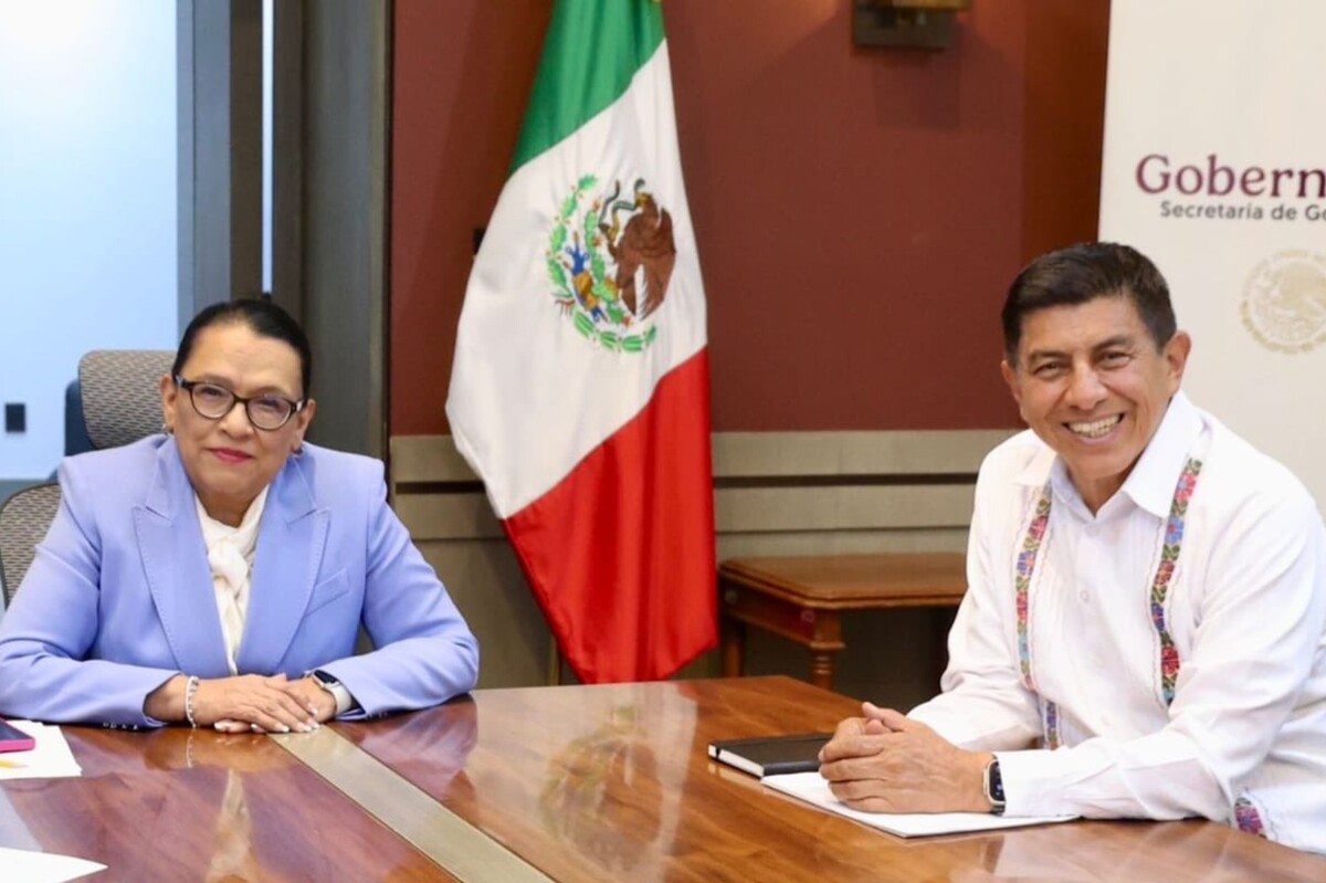 La reunión entre Rosa Icela Rodríguez y Salomón Jara fue para supervisar proyectos. | Foto: Especial