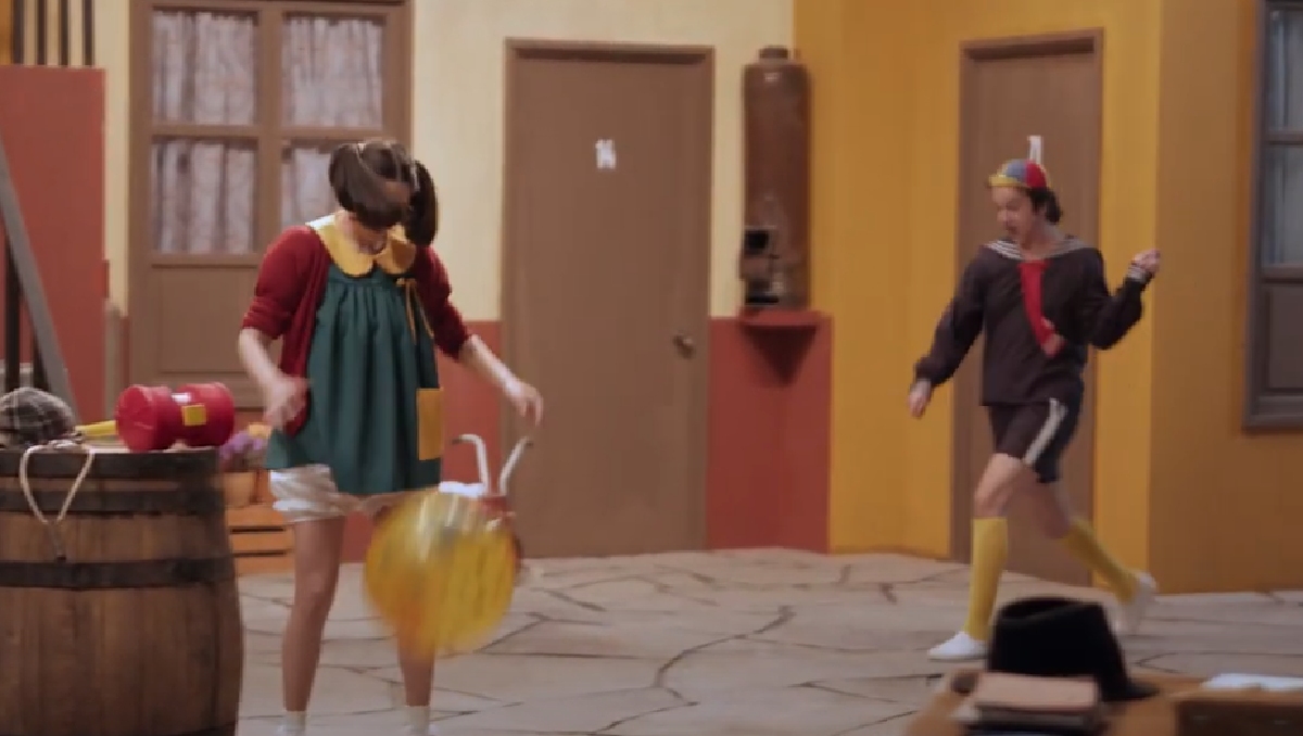 Revelan primeras imágenes de Quico y Don Ramón en nuevo tráiler de serie de Chespirito