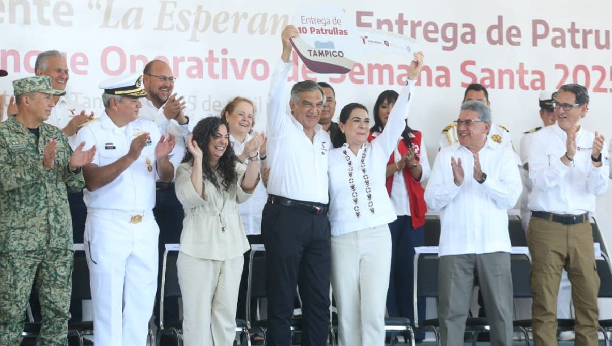 El gobernador Américo Villarreal encabezó la entrega de patrullas (Especial)