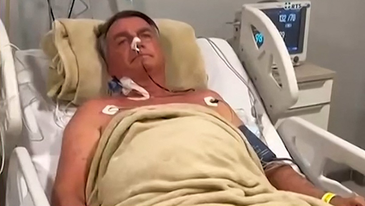 Bolsonaro se recupera de operación abdominal: "sin dolor ni sangrado"