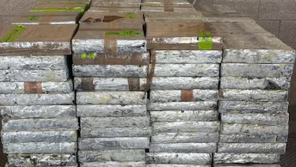 Ocultan droga en pepinos y pimientos