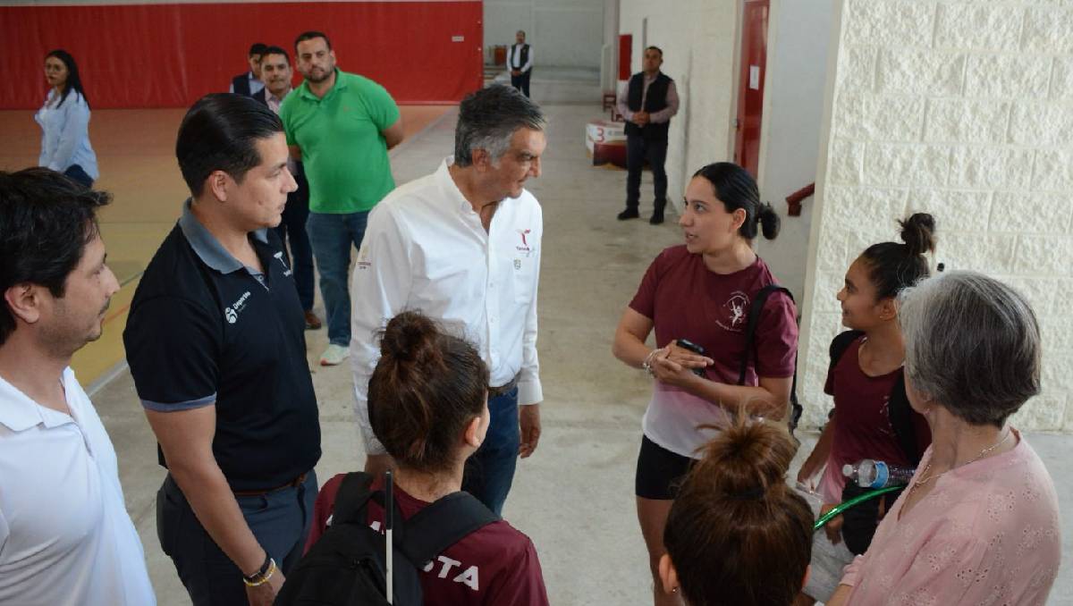 Hizo un amplio recorrido por los diferentes espacios en donde se entrenan las y los deportistas tamaulipecos.
