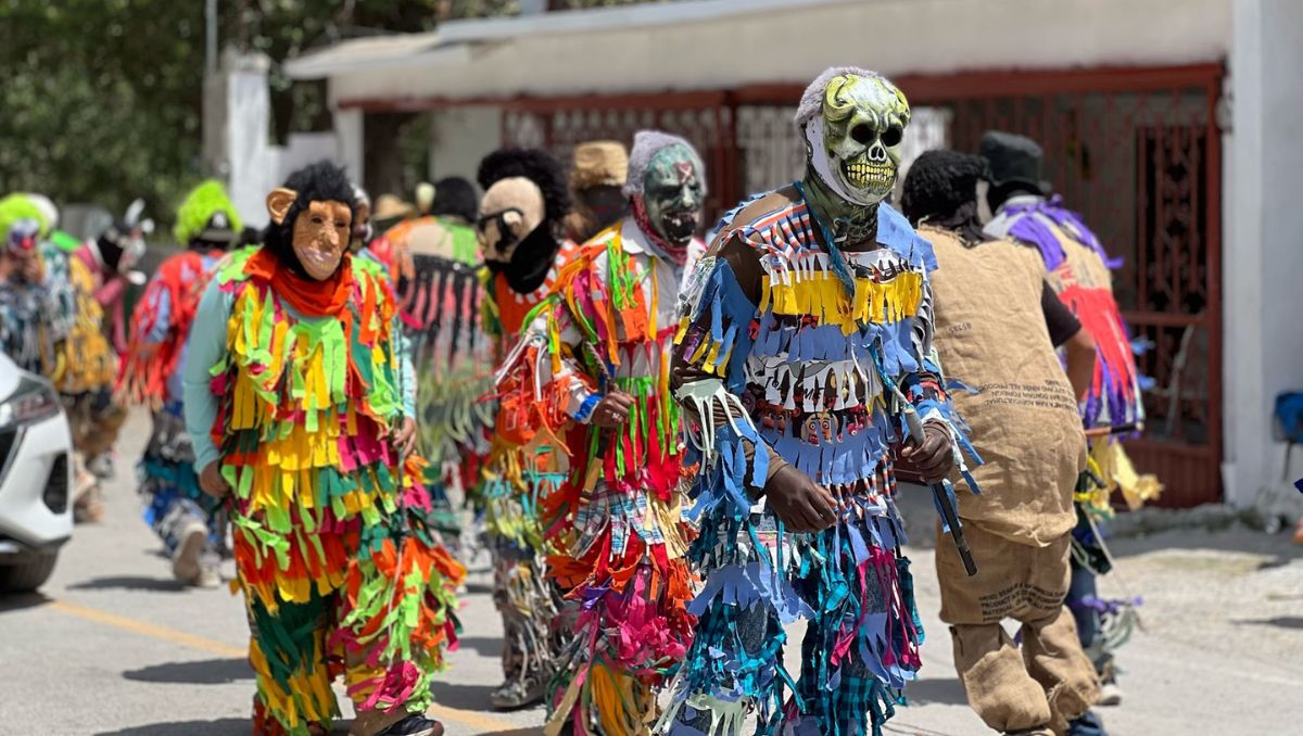 La danza de los 'viejos chicaleros' es una de las tradiciones más antiguas del norte de México | Édgar Plata