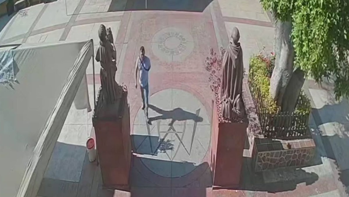 Hombre robando limosnas en Irapuato.