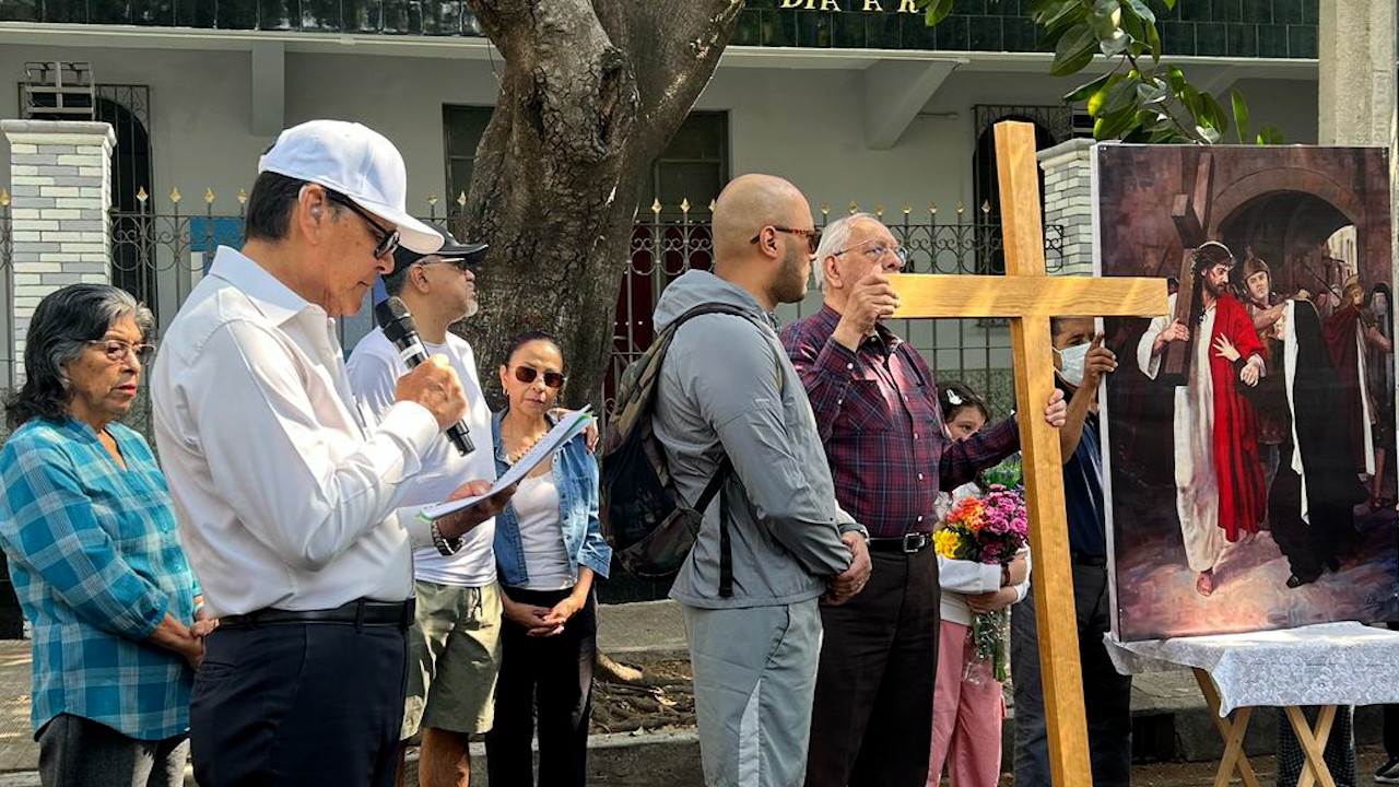 Celebran el Viernes Santo con Viacrucis ecológico en la Benito Juárez
