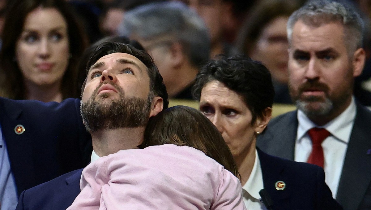 Papa Francisco falta a ceremonia de Viernes Santo; vicepresidente de EU asiste al Vaticano