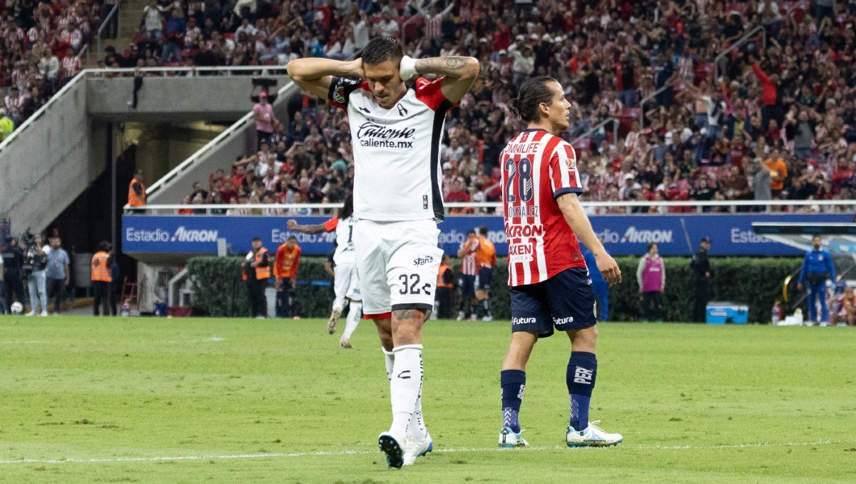 El naturalizado montenegrino ya sabe lo que es convertirle a Chivas (Foto: Imago7)