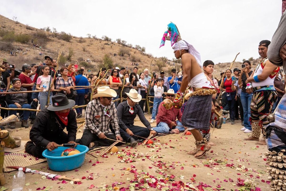 Alfonso Durazo fortalece raíces y cultura de pueblos originarios en Semana Santa. | Foto: Especial