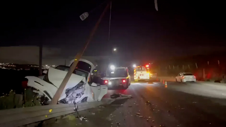 Choque en Tijuana provoca incendio de un Tesla; no hay heridos
