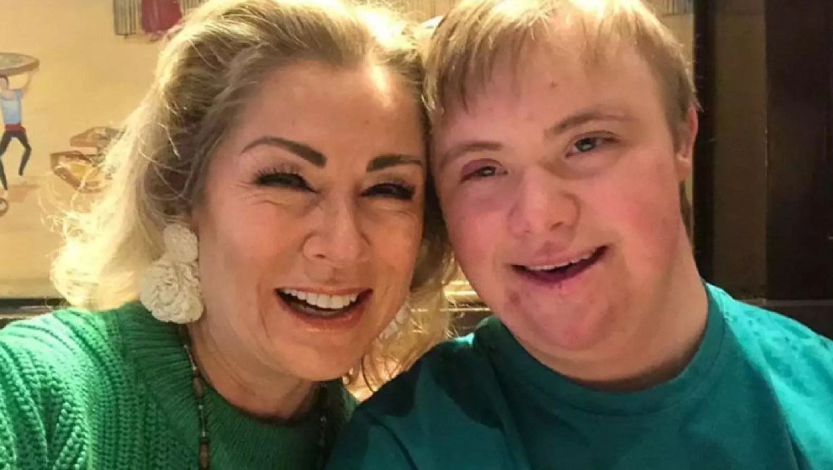 Leticia Calderón llevó a su hijo a un table dance | Especial