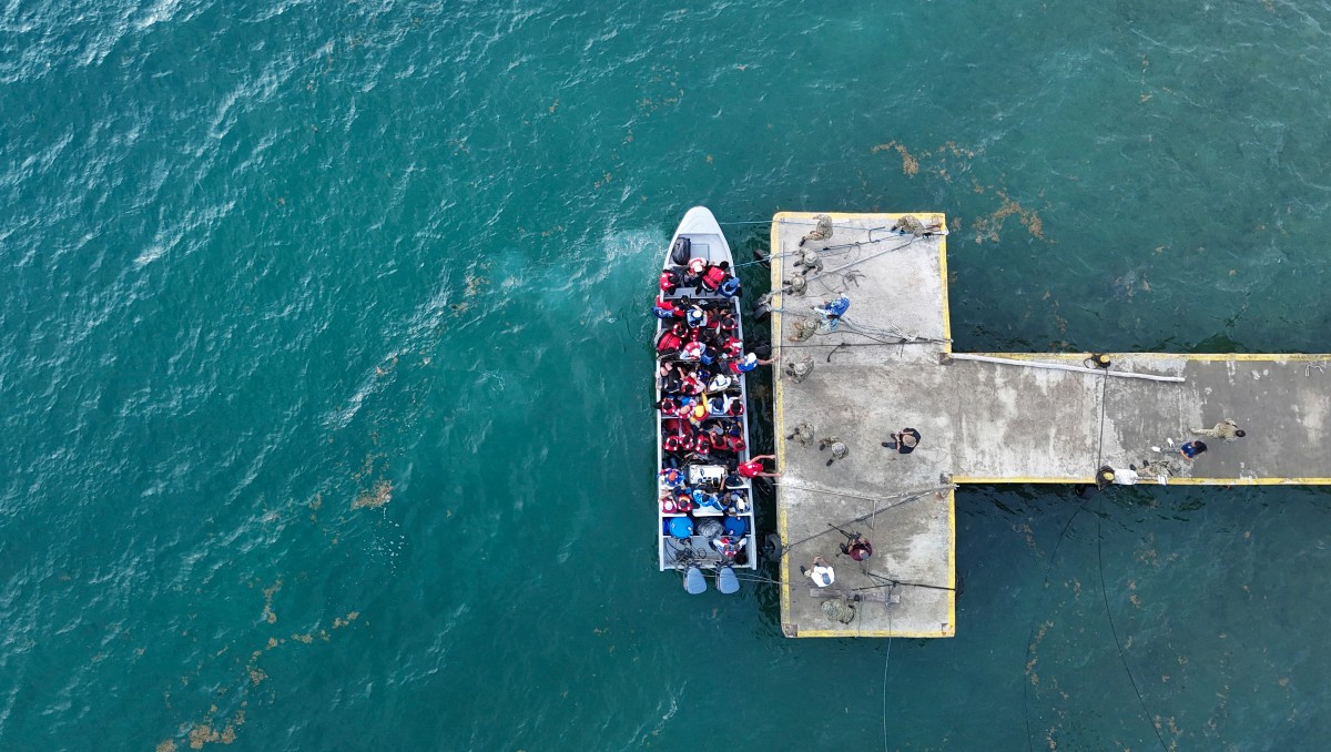 Los migrantes se embarcan en un peligroso viaje. | AFP