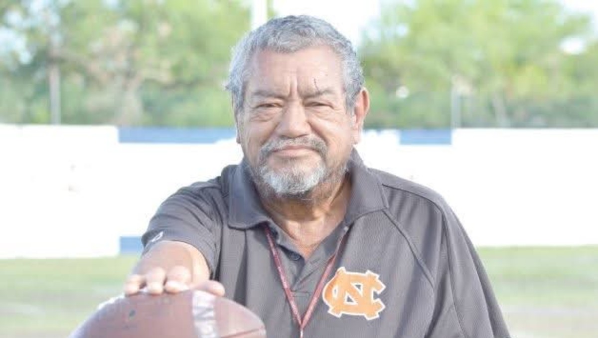 Muere Guillermo Flores, coach de futbol americano de la UAT