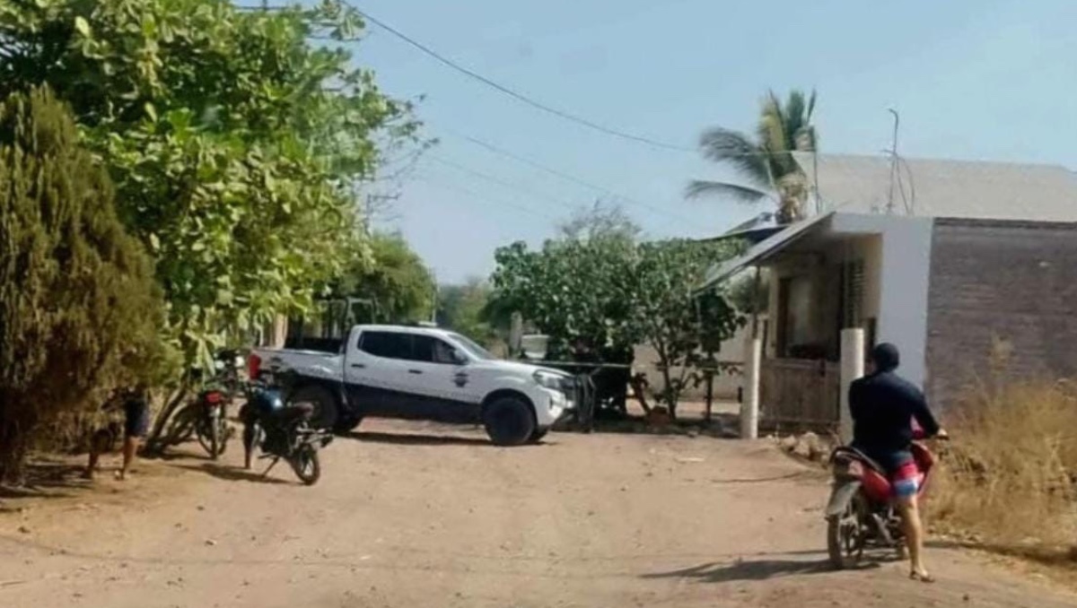 Servicios médicos y de emergencia acudieron al lugar, al igual que policías. | Especial