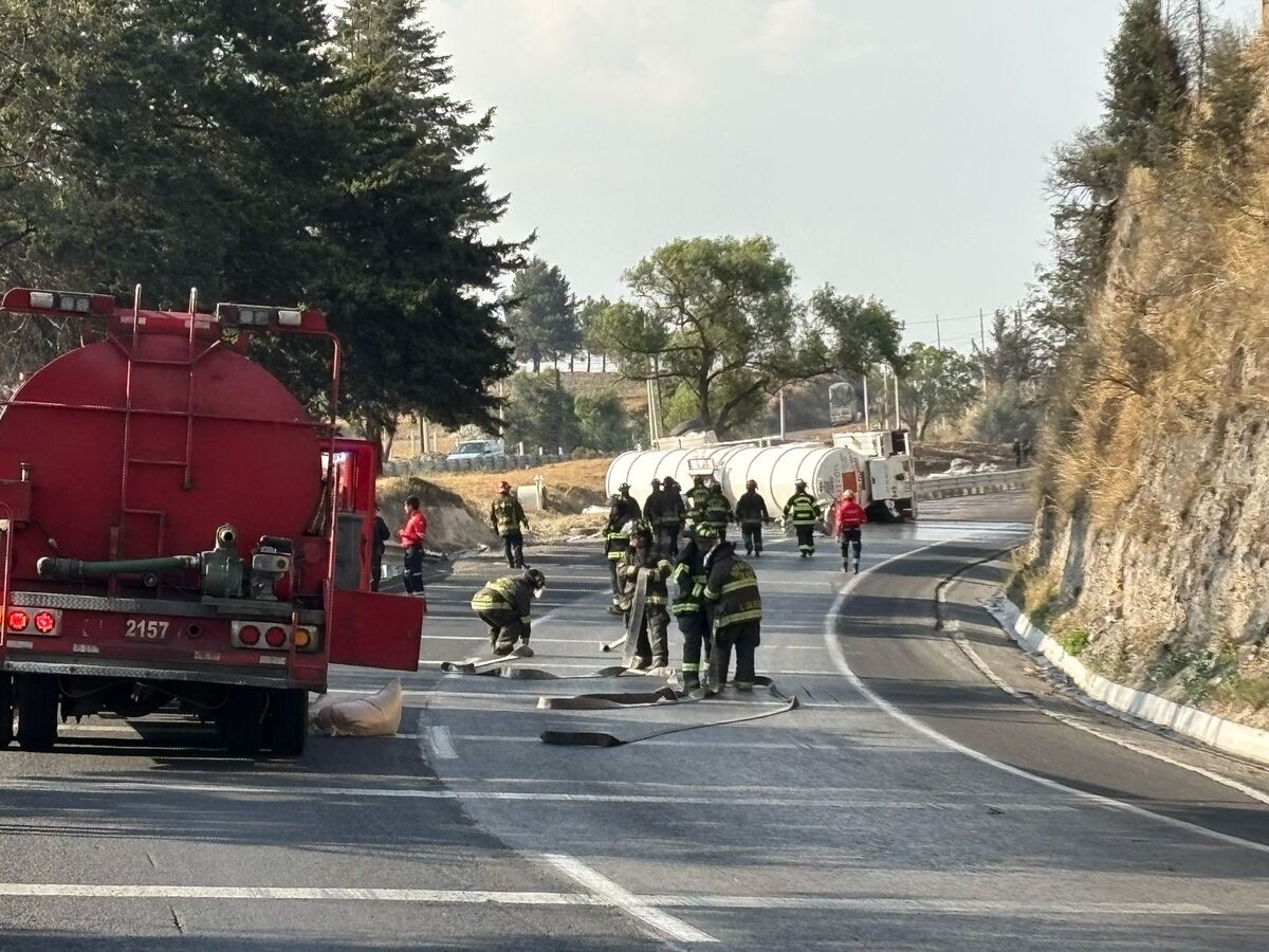 Aparentemente el exceso de velocidad provocó que el operador perdiera el control. (Foto: especial)
