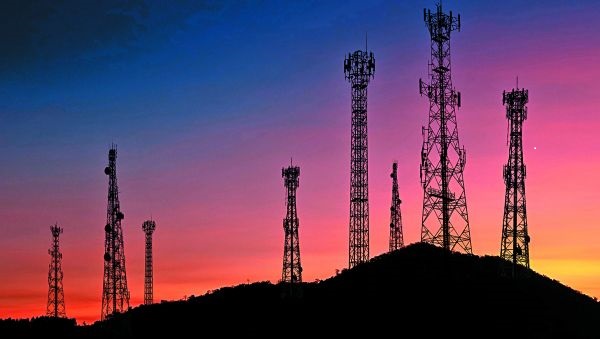 La falta de licitaciónes y de capital del sector retrasará al menos por cinco años estandarizar el 5G