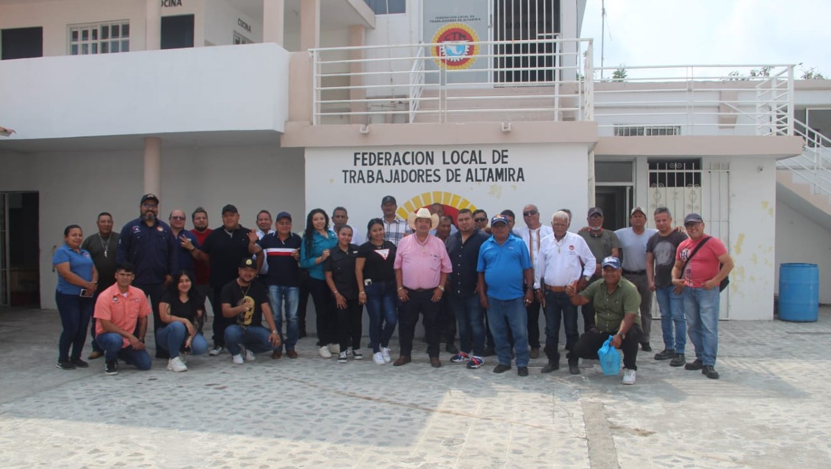Agremiados a la CTM en Altamira.