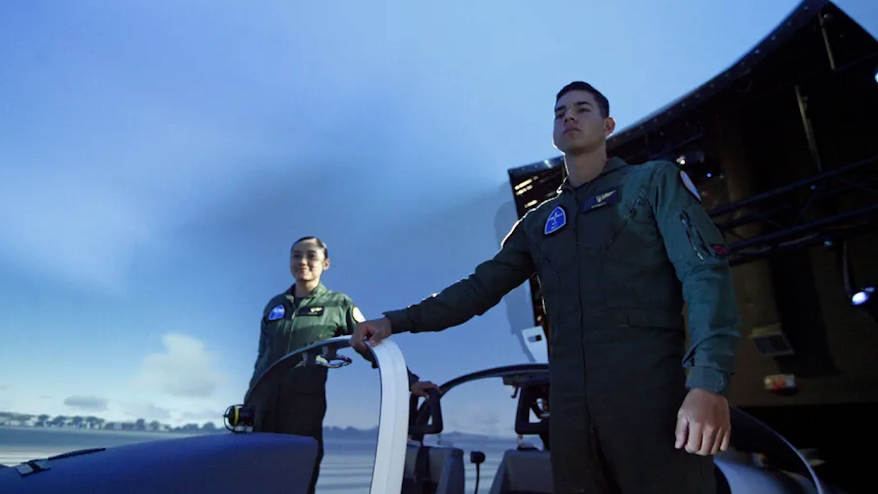 Cadetes de la Escuela Militar de Aviación vuelan por primera vez en solitario