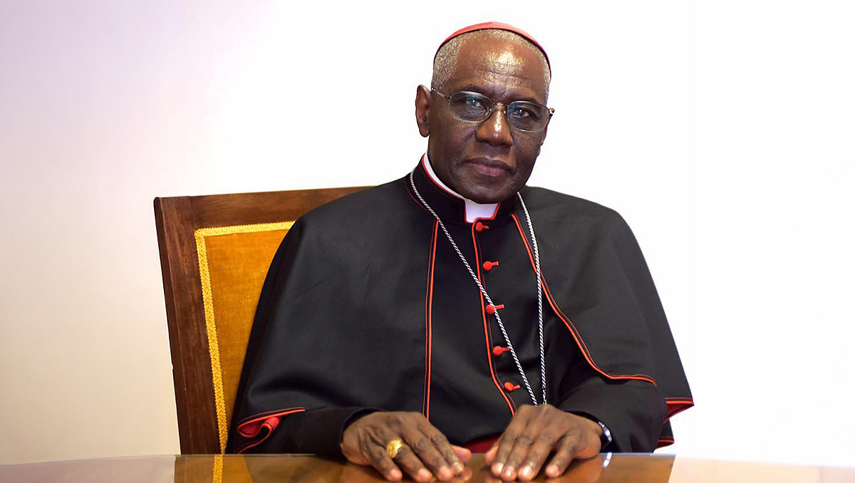El cardenal de Guinea es una figura destacada en la defensa de la doctrina católica tradicional. (Diseño: Óscar Ávila)