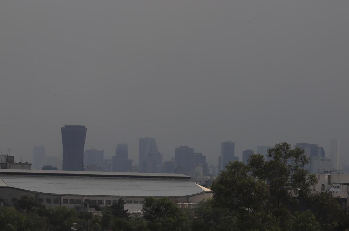 A causa de la contingencia ambiental por ozono se activa programa Hoy No Circula. | Jorge Carballo