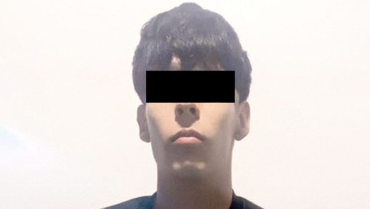 El joven fue identificado como Cristopher, de 20 años, quien fue puesto a disposición de un Ministerio Público. Especial