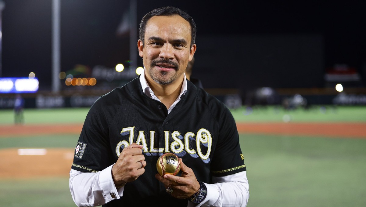 Juan Manuel Márquez estuvo en el juego inaugural de Charros (Cortesía)