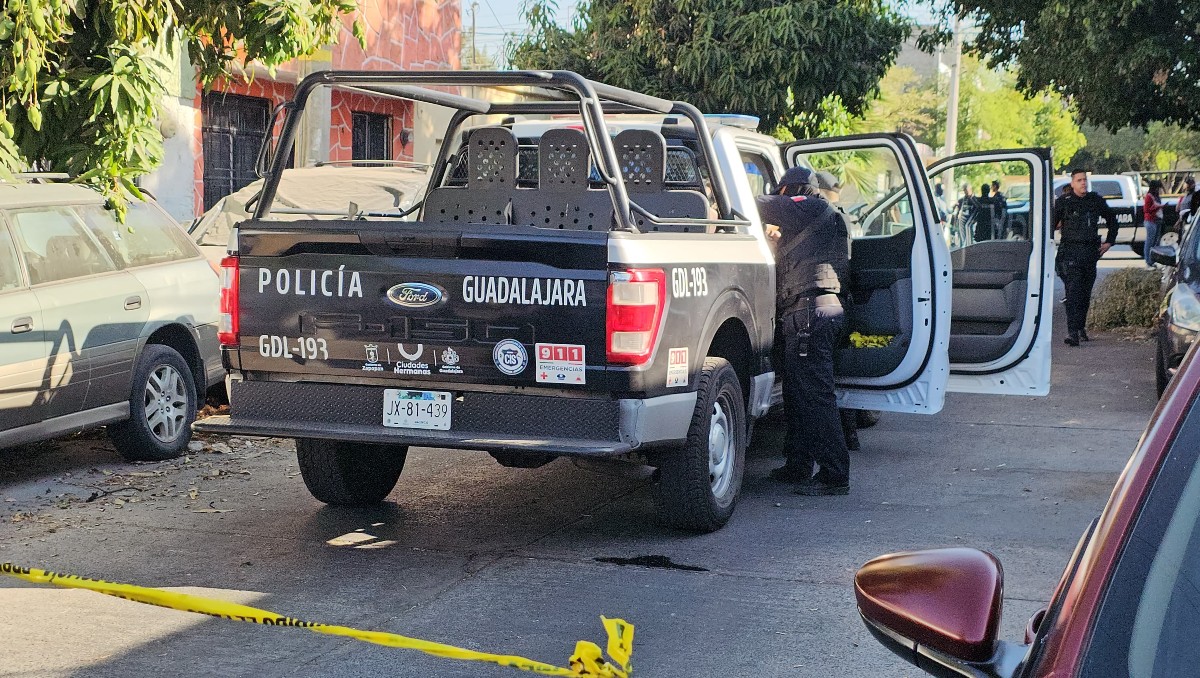Policías de Guadalajara atendieron el reporte de robo de una camioneta (Juan Carlos Munguía)