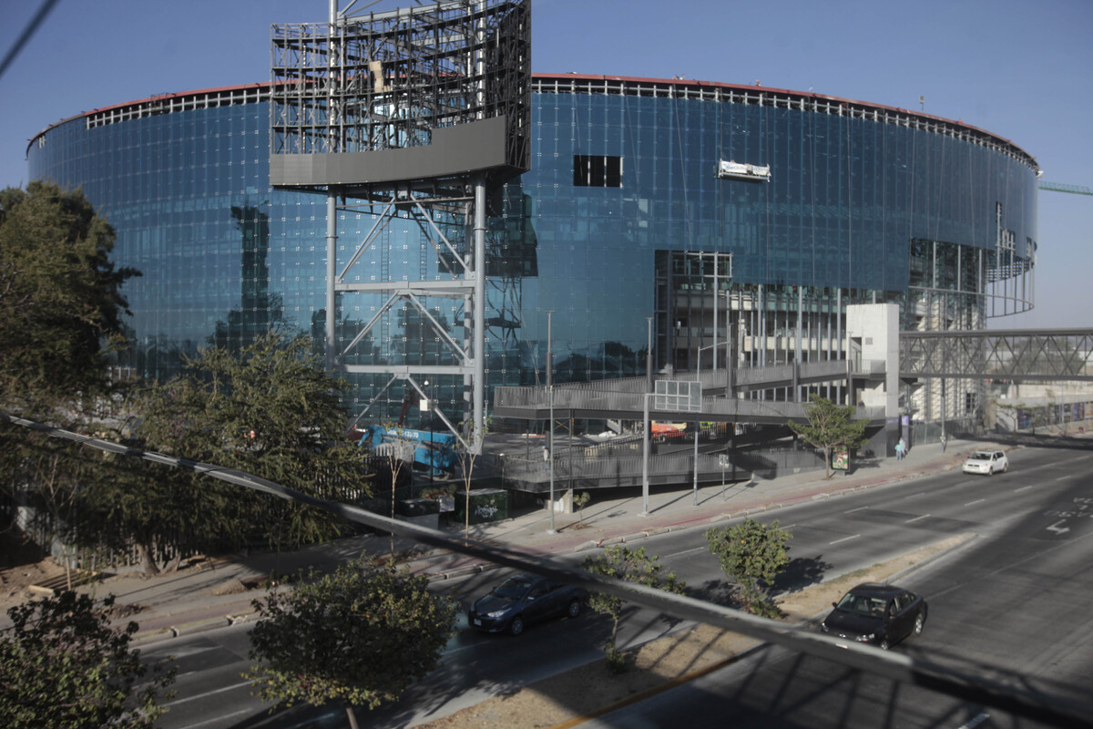 Aun no terminan las obras de la Arena Guadalaja. (Fernando Carranza)