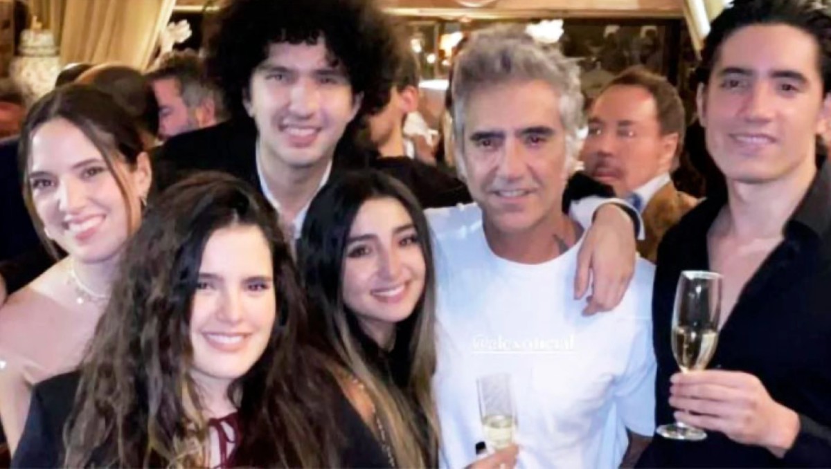 ¿Quiénes son los hijos de Alejandro Fernández y a que se dedican?