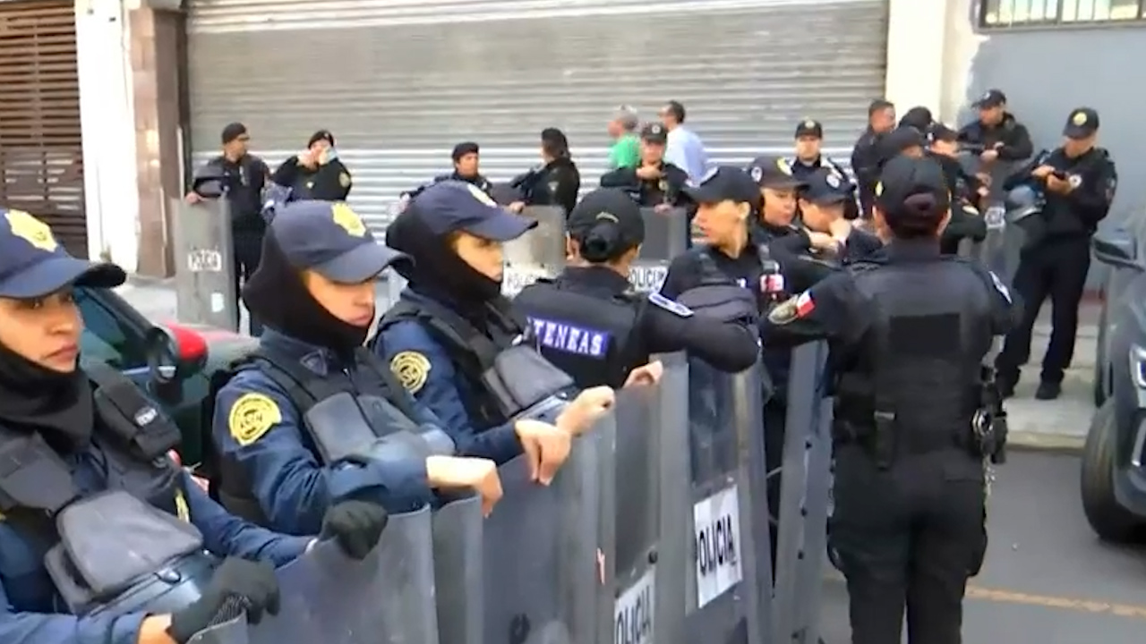 Reportan bloqueo en la colonia Guerrero por desalojo de un estacionamiento en CdMx