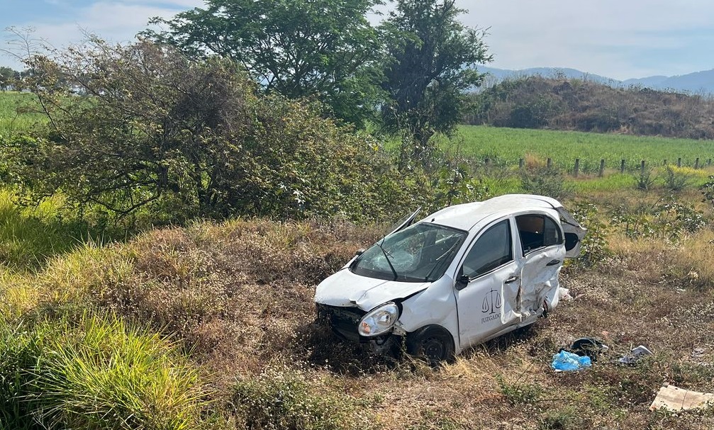 El accidente ocurrió en la autopista Guadalajara – Colima. (Cortesía)