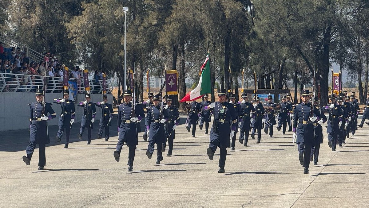 Colegio del Aire entrega condecoraciones a pilotos aviadores (Diana Barajas)