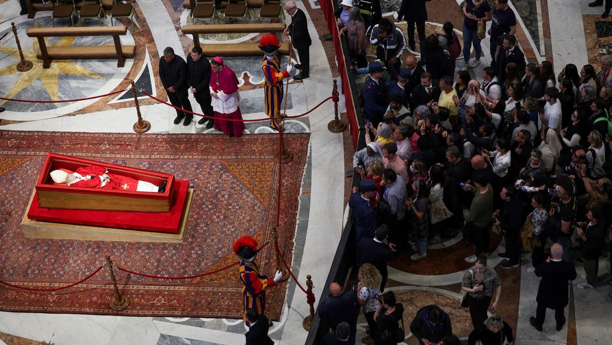 El Papa Francisco será enterrado en la Basílica de Santa María la Mayor | REUTERS/Guglielmo Mangiapane