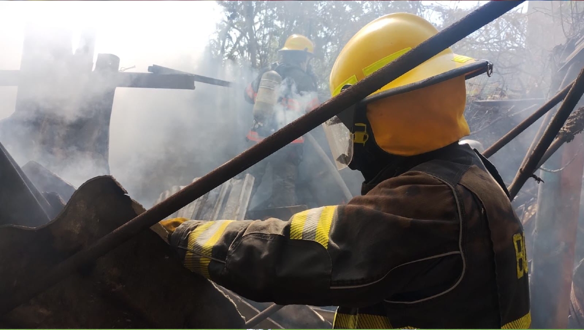 Elementos de Protección Civil y Bomberos de Guadalajara sofocaron el incendio (Foto: Cortesía)