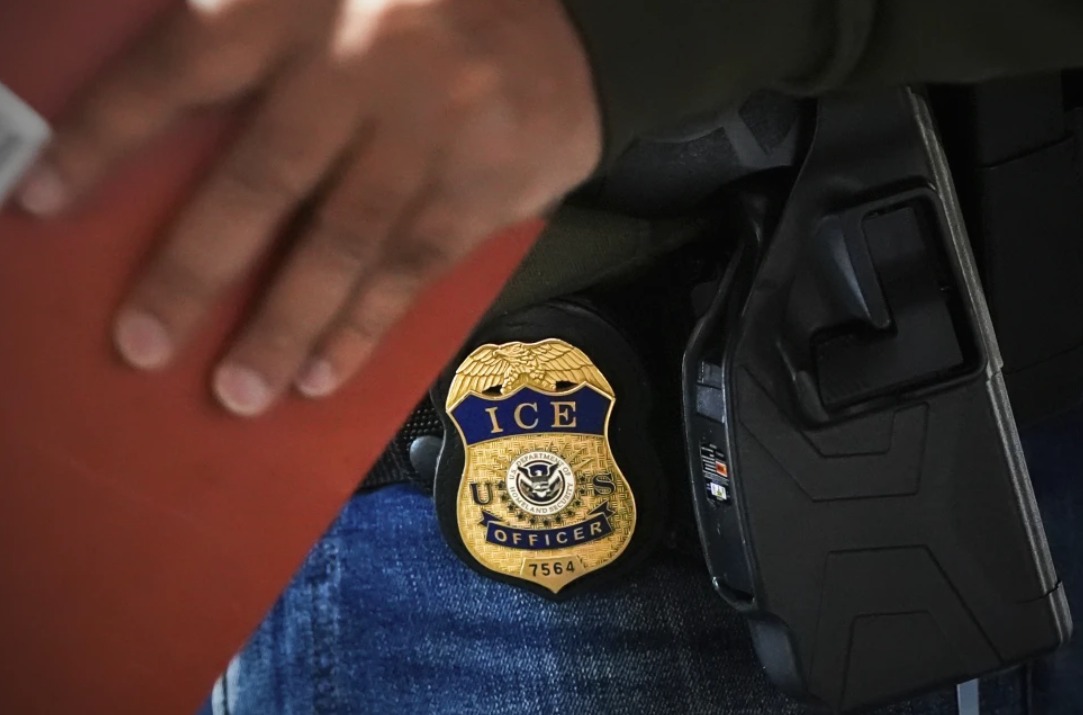 La madre, nacida en Honduras, fue arrestada el martes junto con la niña de dos años. (Foto: AP)