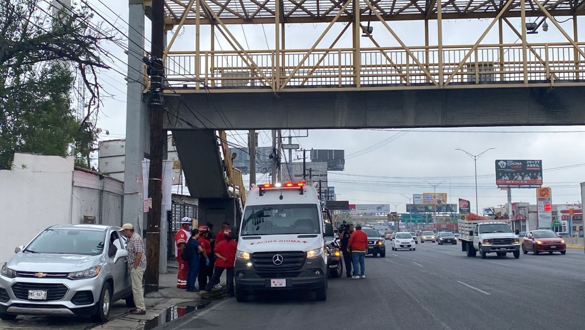 Paramédicos de la Cruz Roja Mexicana acudieron para dar atención. Especial