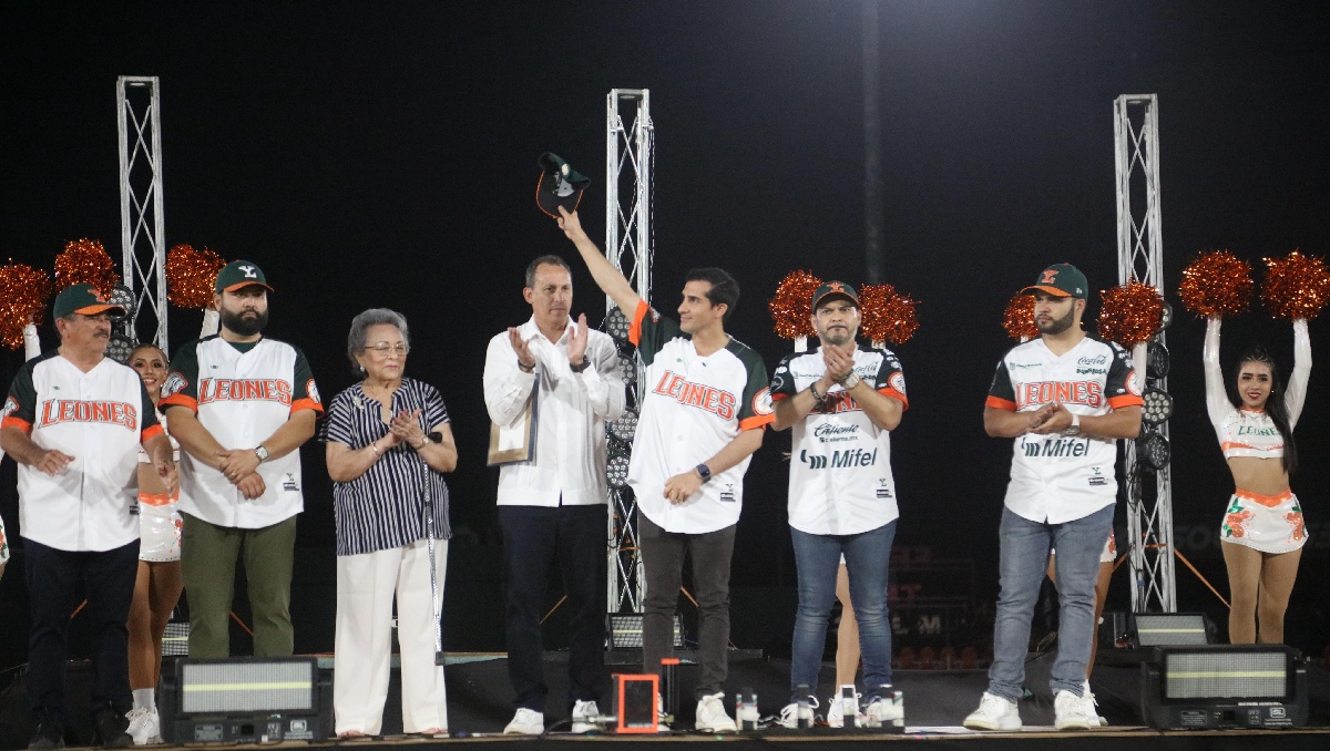 Rommel Pacheco recibe distinción como embajador de la Liga Mexicana de Beisbol (Conade)