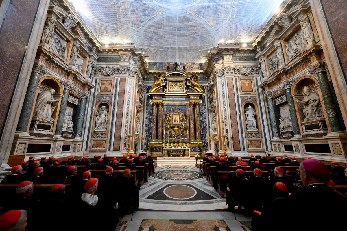 Cardenales en la Basílica de Santa María la Mayor. | Reuters