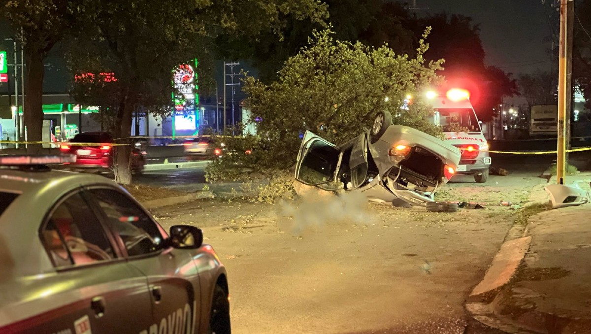 El conductor del vehículo murió en el lugar del accidente. Foto: Edgar Plata