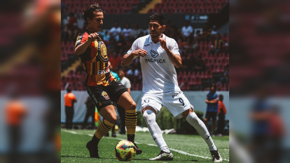 Leones Negros se llevaron la victoria ante el Tepatitlán. (Especial)