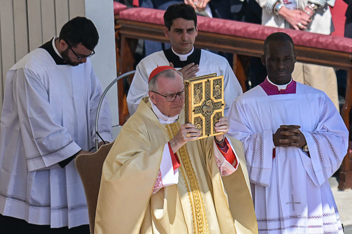 Pietro Parolin oficia una santa misa un día después del funeral del Papa Francisco. | AFP