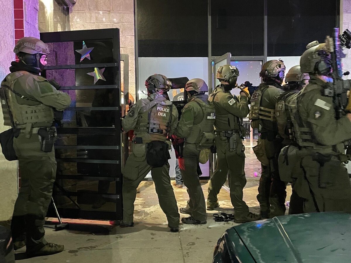 Pullen no especificó los países de origen de los migrantes detenidos. (Foto: @AGPamBondi)