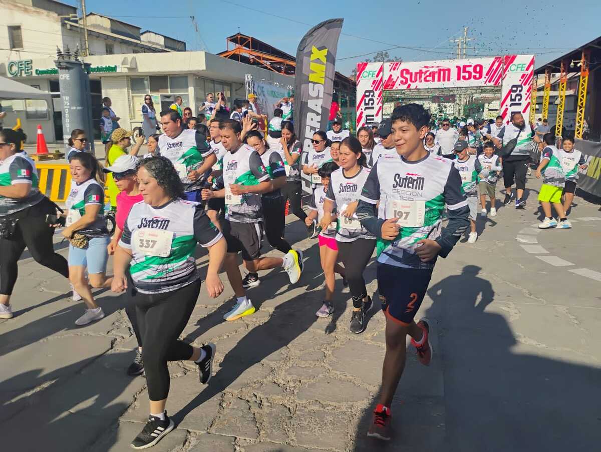 Realizaron este domingo la primera edición de la carrera atlética Avanza con Energía.  (Especial)