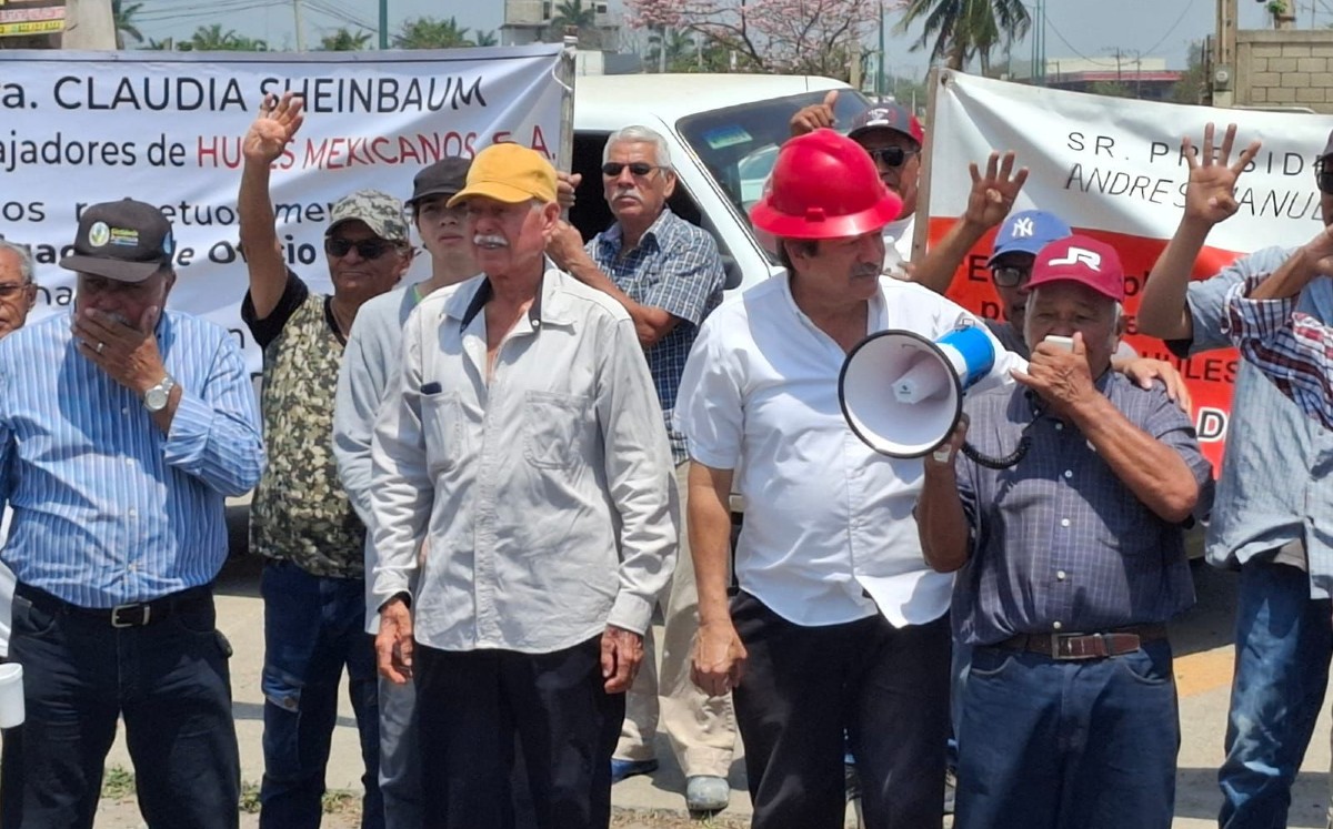 Extrabajadores de Hules Mexicanos advierten que seguirán protestas