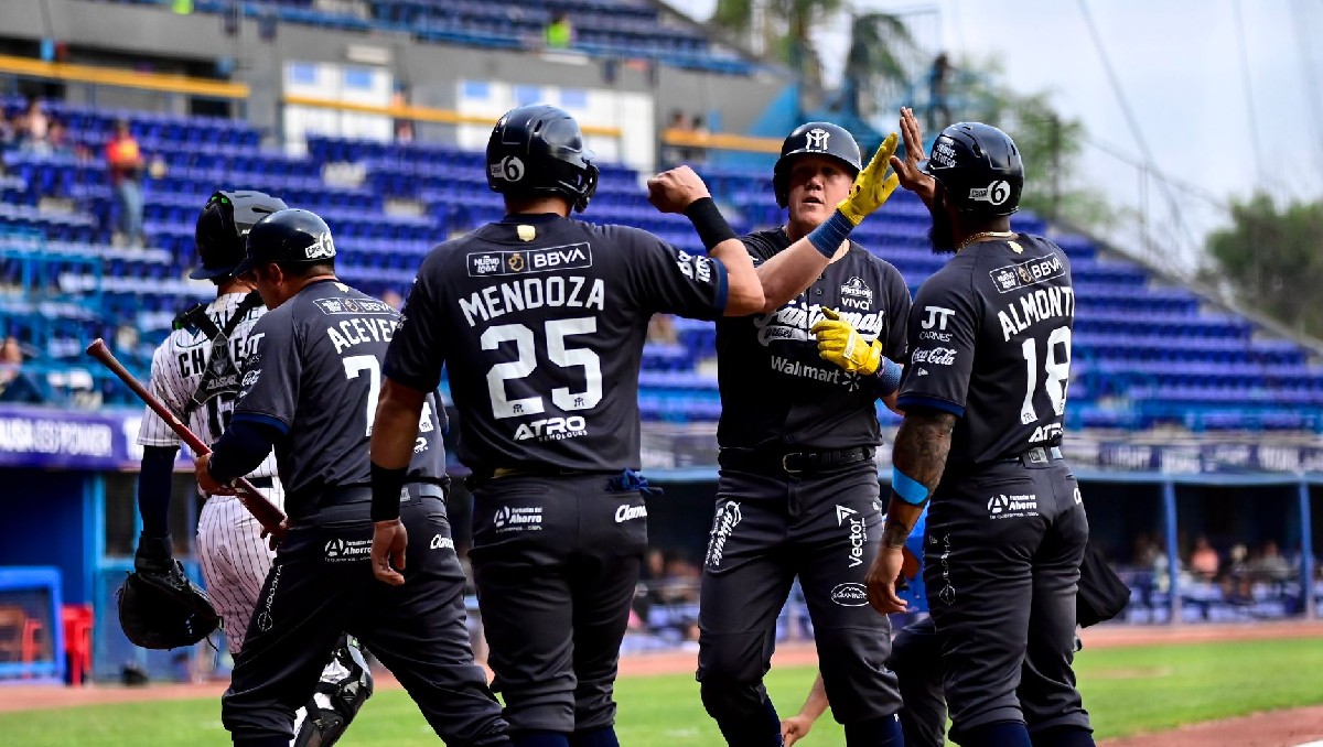 Sultanes de Monterrey completa barrida sobre Acereros de Monclova en la LMB (Sultanes)