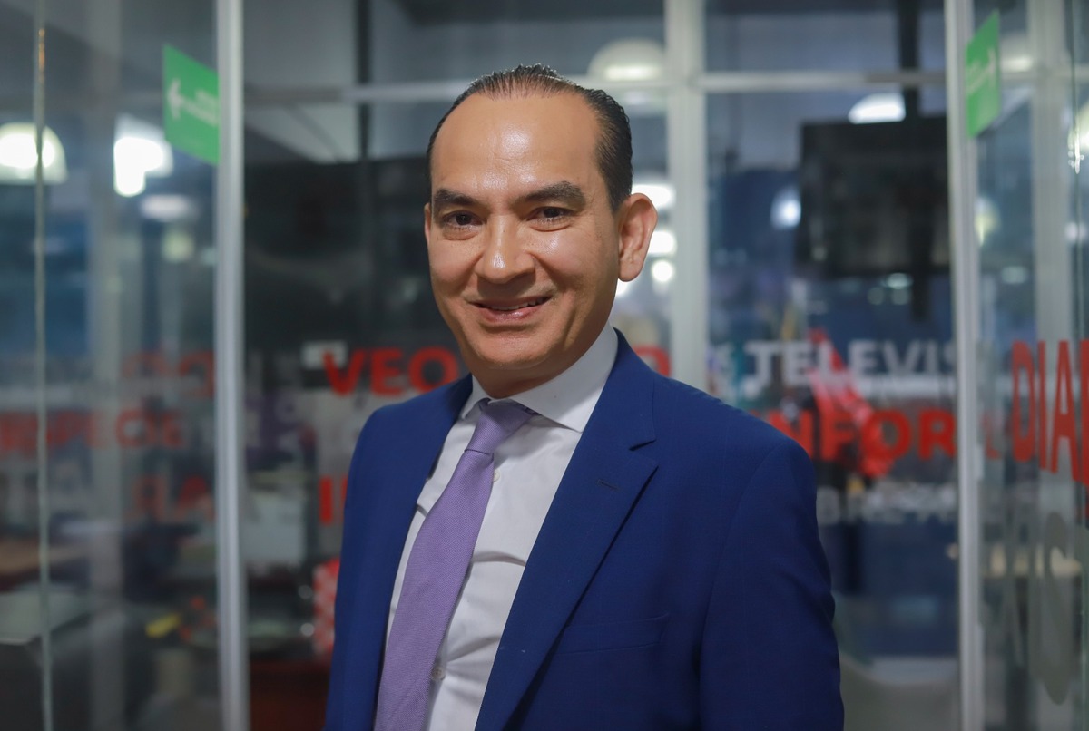 Abraham Dávila afirmó que un ministro no puede trabajar sólo ocho horas. | Foto: Jorge González