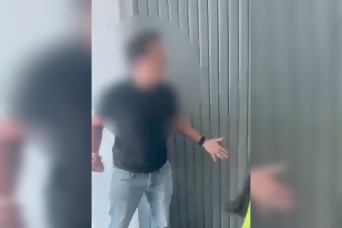 El pasajero agredió a un sobrecargo. (Especial)