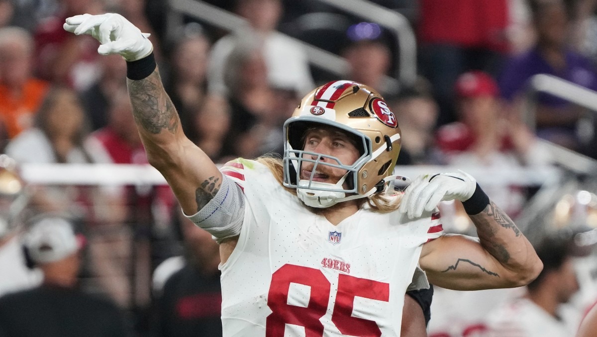 George Kittle firma histórica extensión con 49ers  (AP)